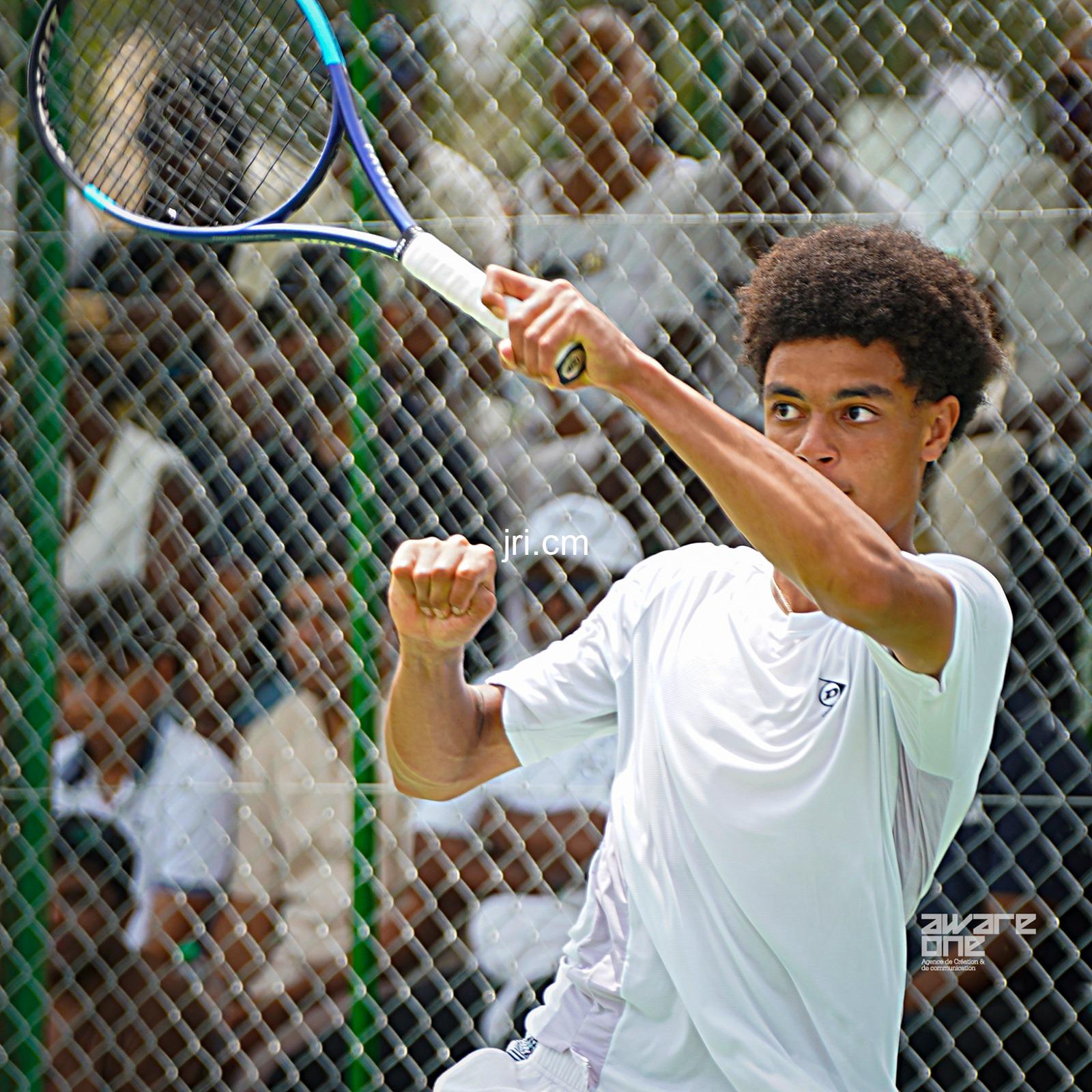 Il explose tout et entre brutalement au classement mondial junior de tennis.